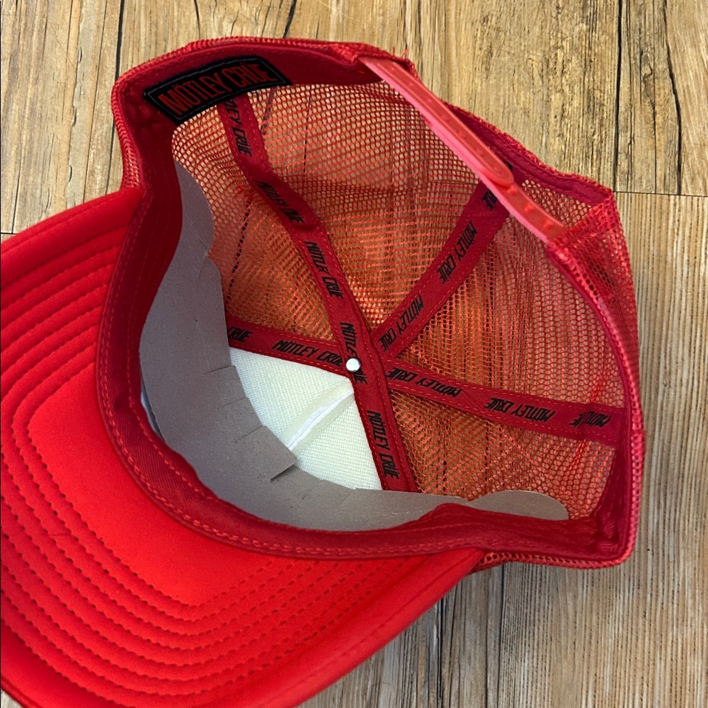 Motley Crue Girls Girls Girls Adjustable Trucker Cap Red/White New - Picture 4 of 5